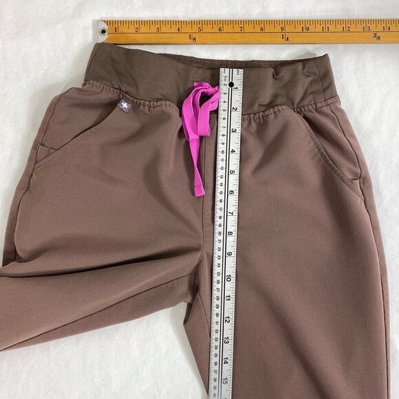 Figs Scrub Set Fitted Top and Zamora Joggers Mocha Brown Technical collection - Picture 10 of 12